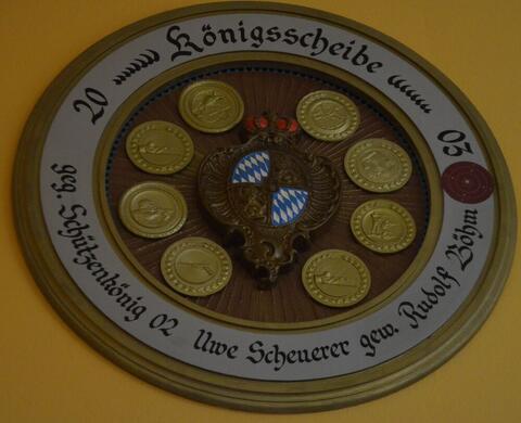 Handbemalte Schützenscheibe des Königsschießens 2003